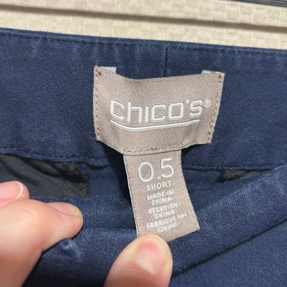 Chicos Navy Blue Pull On Slim Short Pants Stretch Career Trousers Size 0.5 US 6 - Picture 4 of 11
